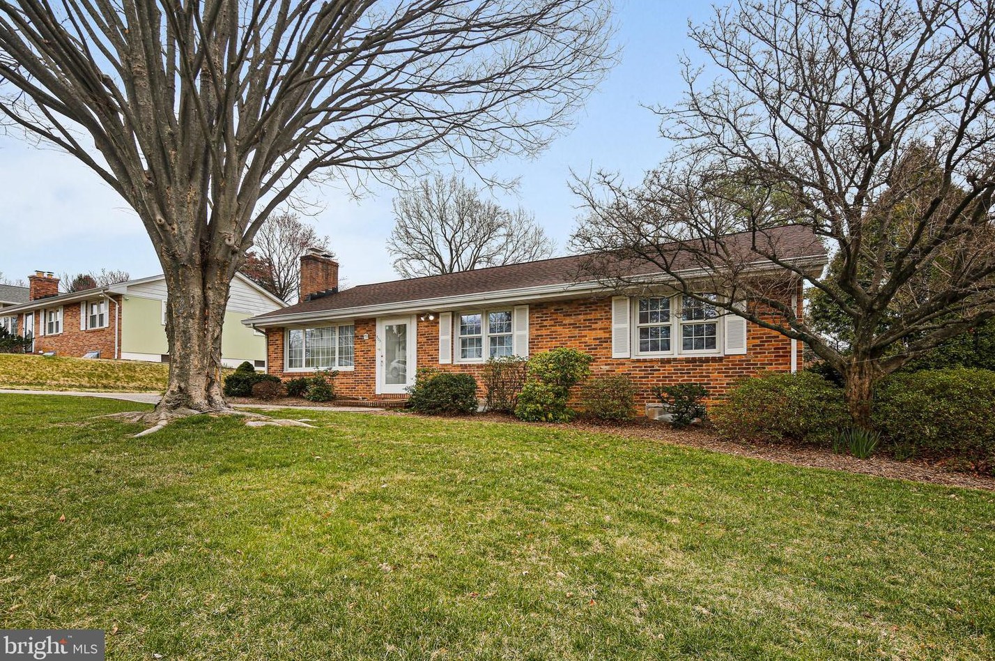 905 Breezewick Cir, Baltimore, MD 21286-3302