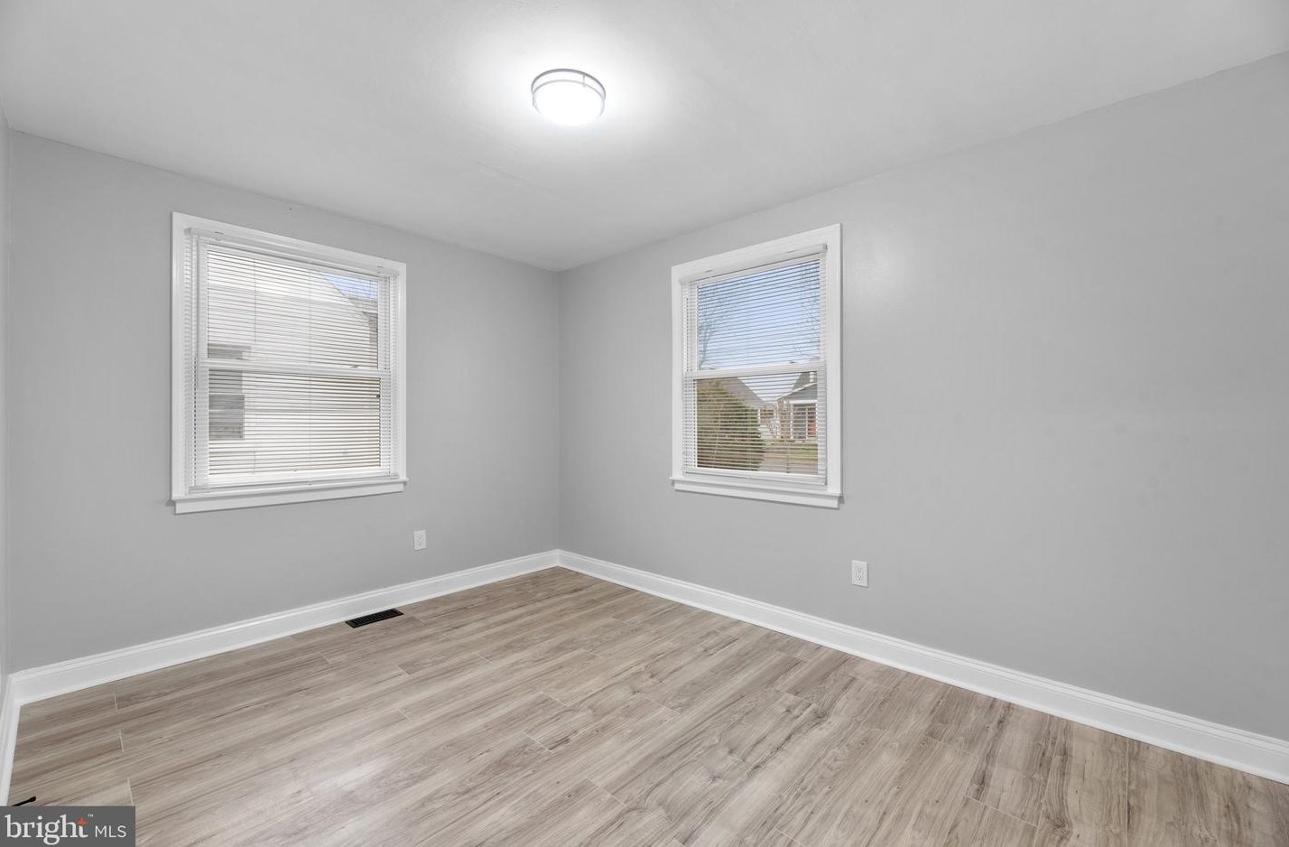 8203 Northview Rd, Baltimore MD  21222-6024 exterior