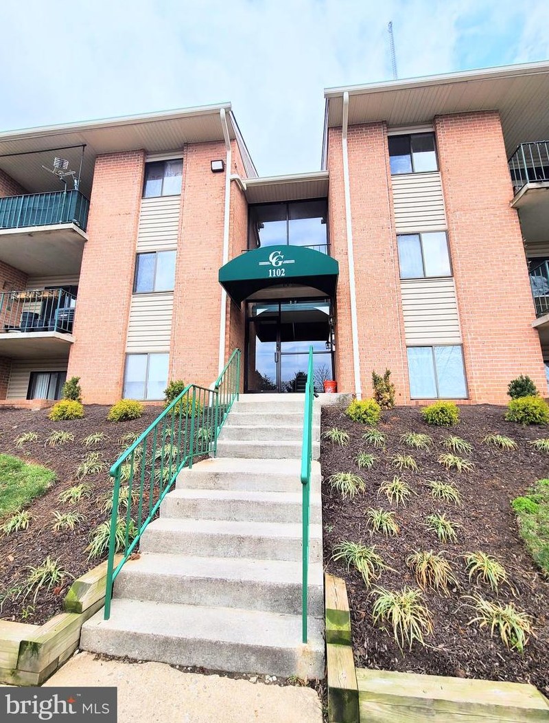 1102 Lisadale Cir, Baltimore, MD 21228-3846