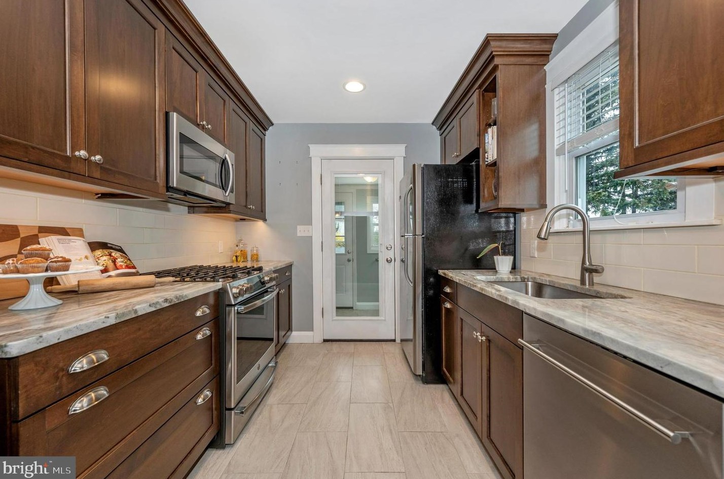 1248 Elm Rd, Baltimore MD  21227-3939 exterior