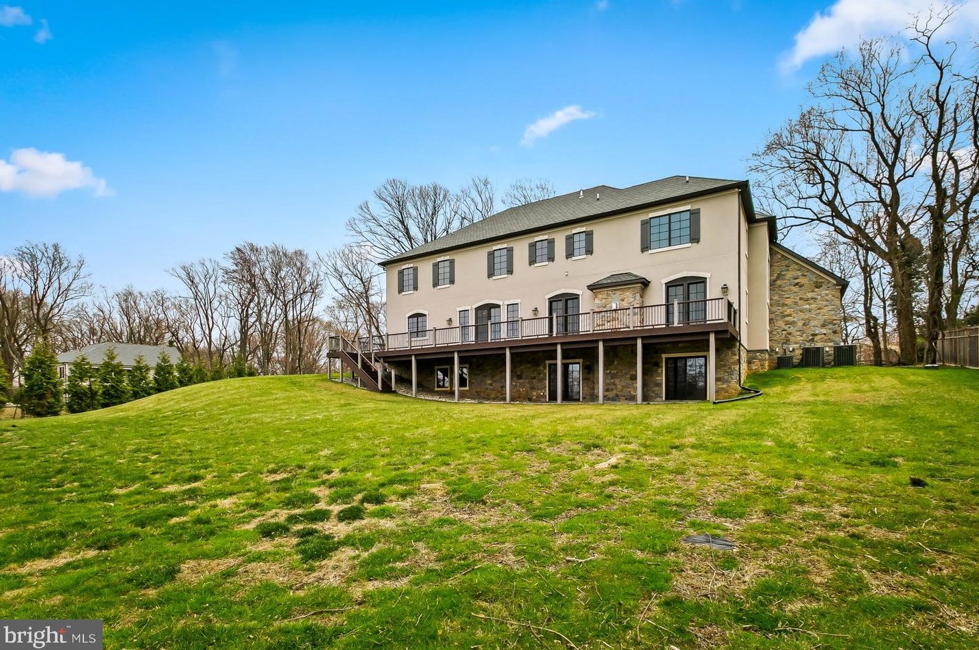2950 Woodvalley Dr, Baltimore MD  21208-1966 exterior
