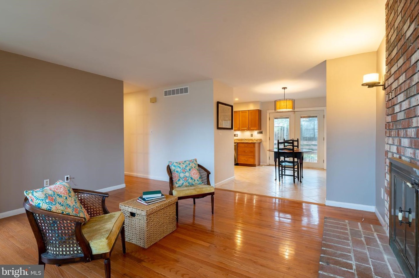 2003 Short St, Baltimore, MD 21227-4148