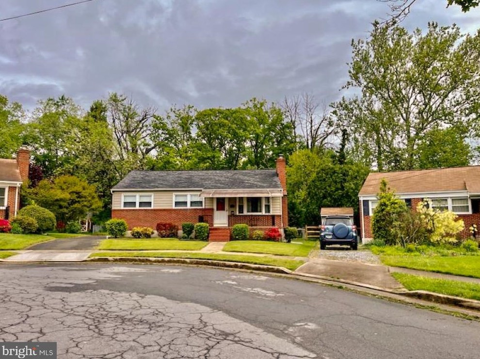 102 Glenrae Dr, Baltimore, MD 21228-5238