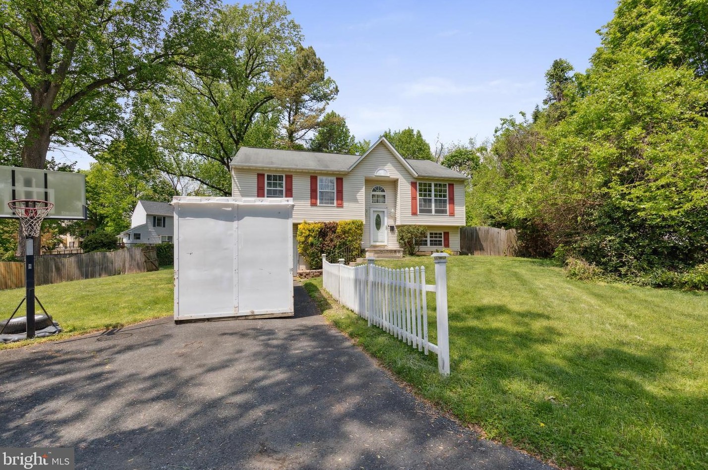 205 Harlem Ln, Baltimore, MD 21228-1739