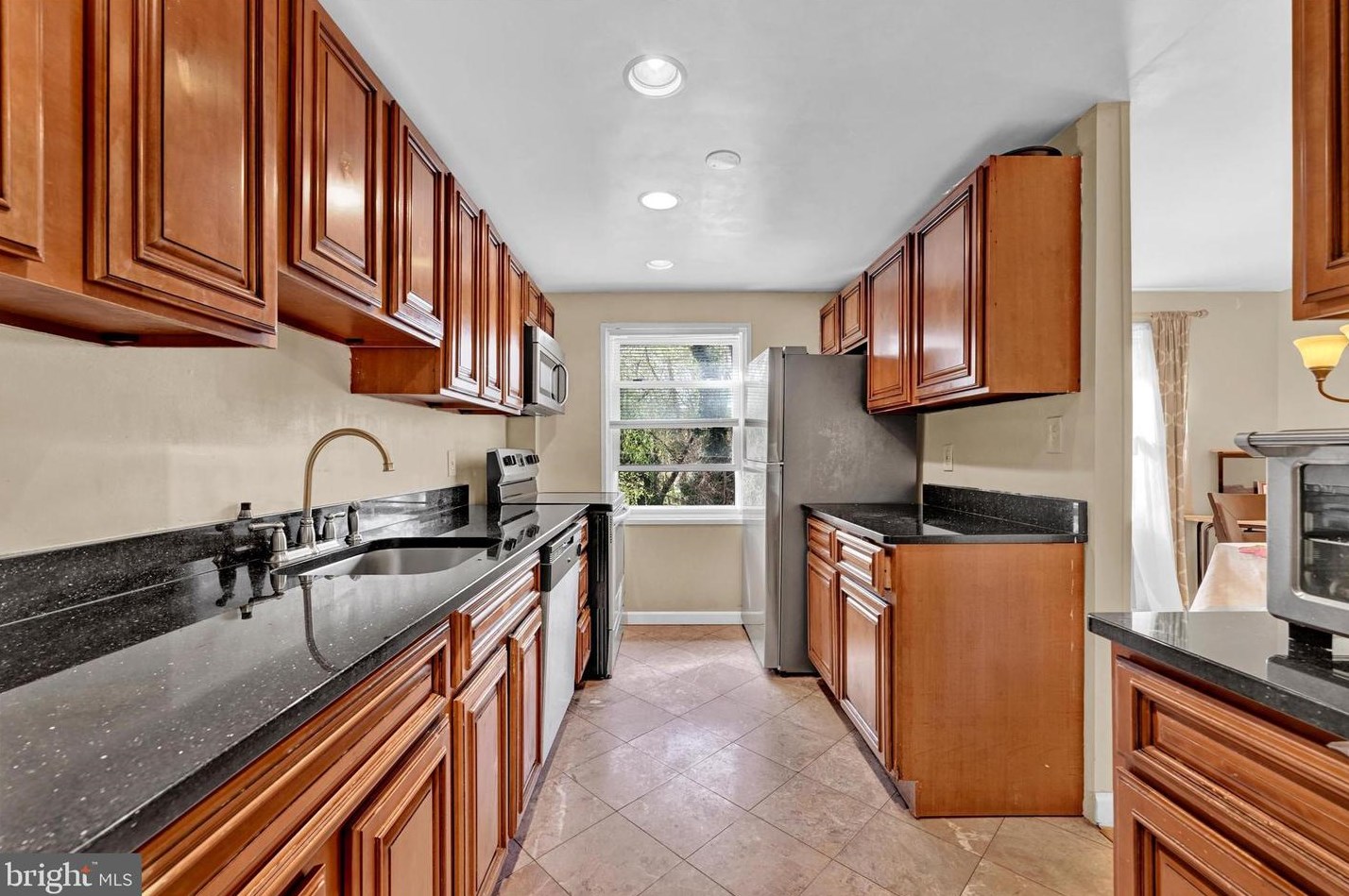 6402 Falkirk Rd, Baltimore MD 21239-1719 exterior