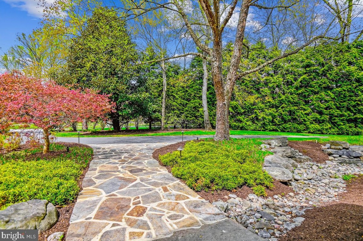 19 Roland Ct, Baltimore MD 21204-3550 exterior