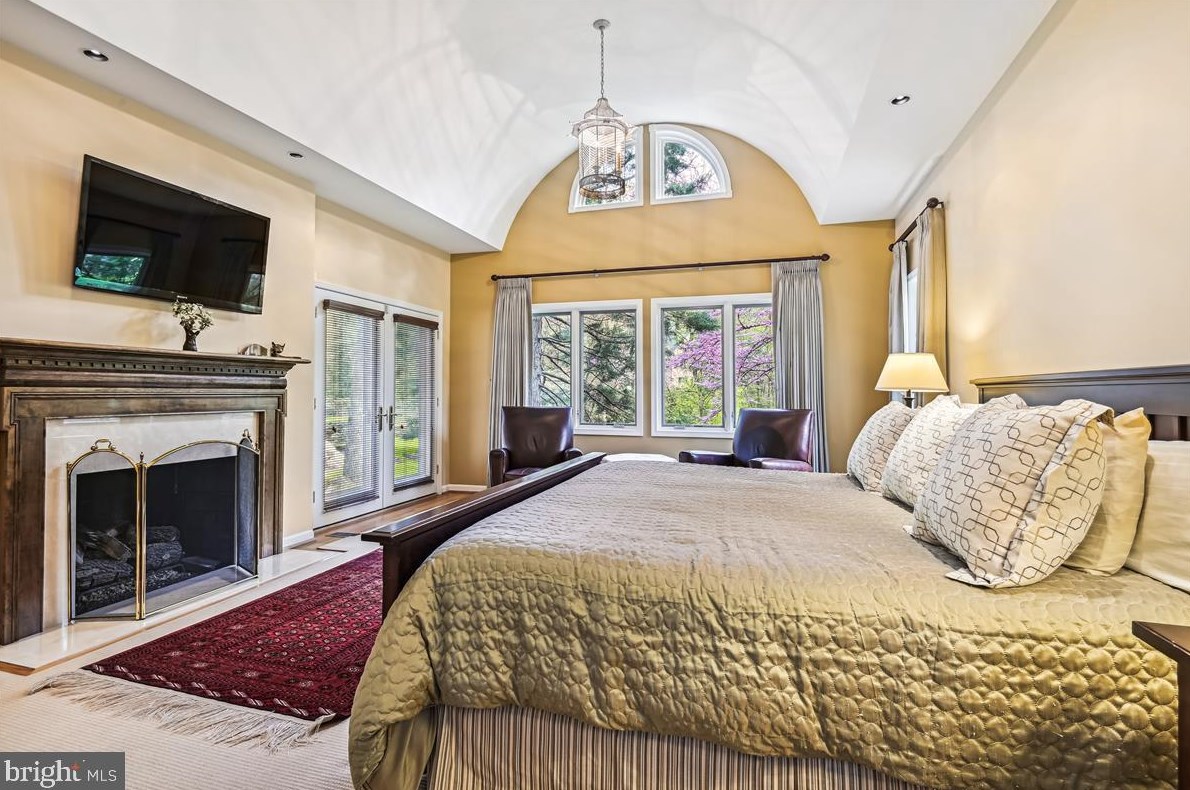 19 Roland Ct, Baltimore MD 21204-3550 exterior