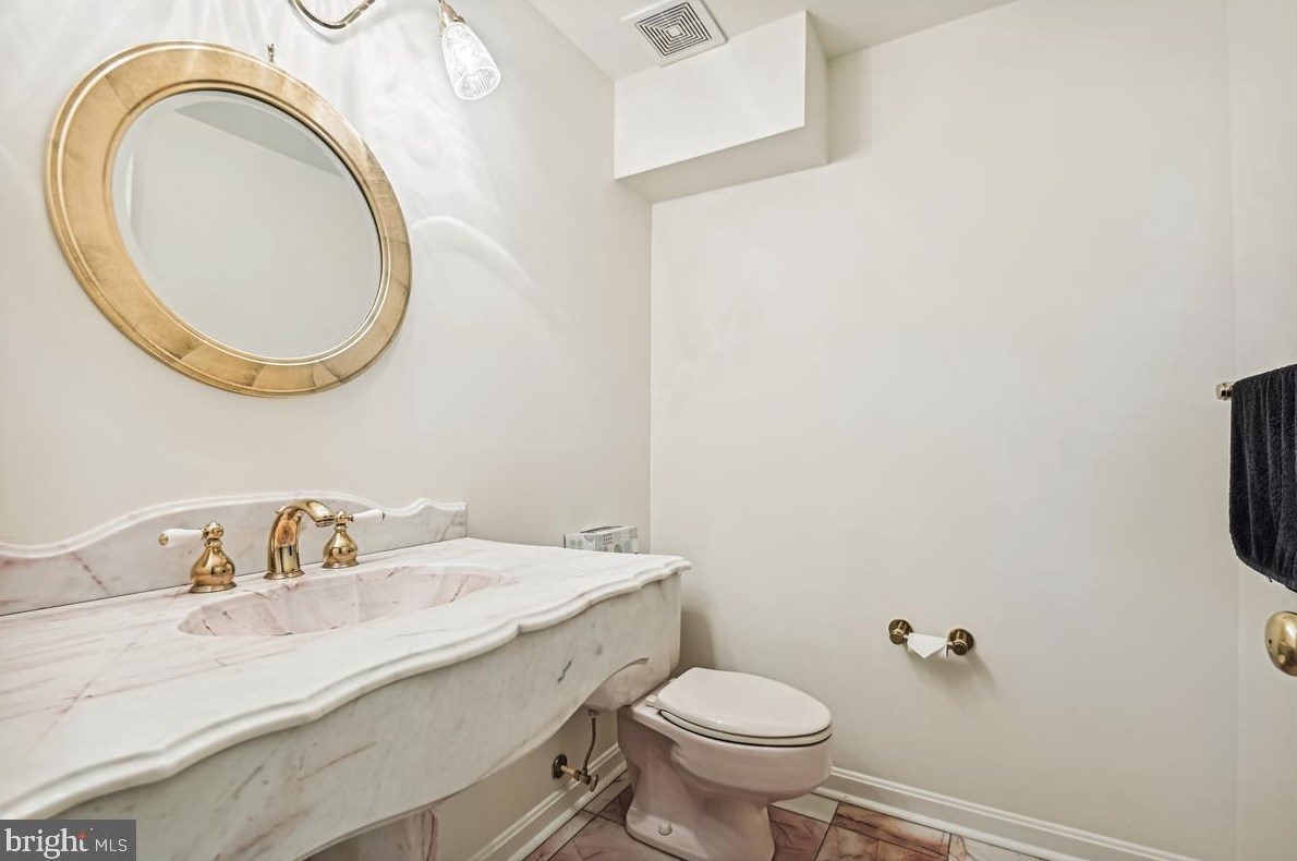 19 Roland Ct, Baltimore MD 21204-3550 exterior