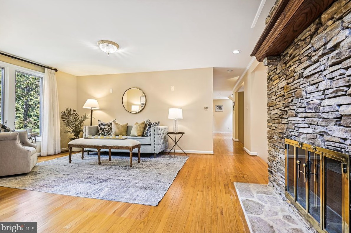 19 Roland Ct, Baltimore MD 21204-3550 exterior