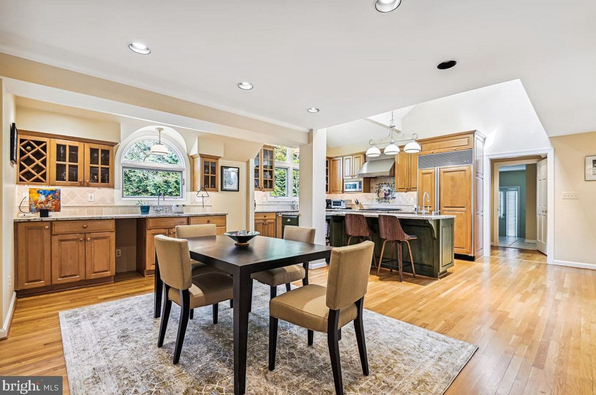 19 Roland Ct, Baltimore MD 21204-3550 exterior