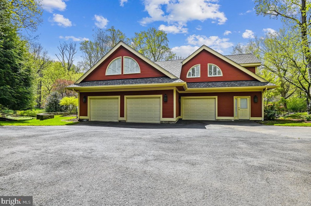 19 Roland Ct, Baltimore MD 21204-3550 exterior