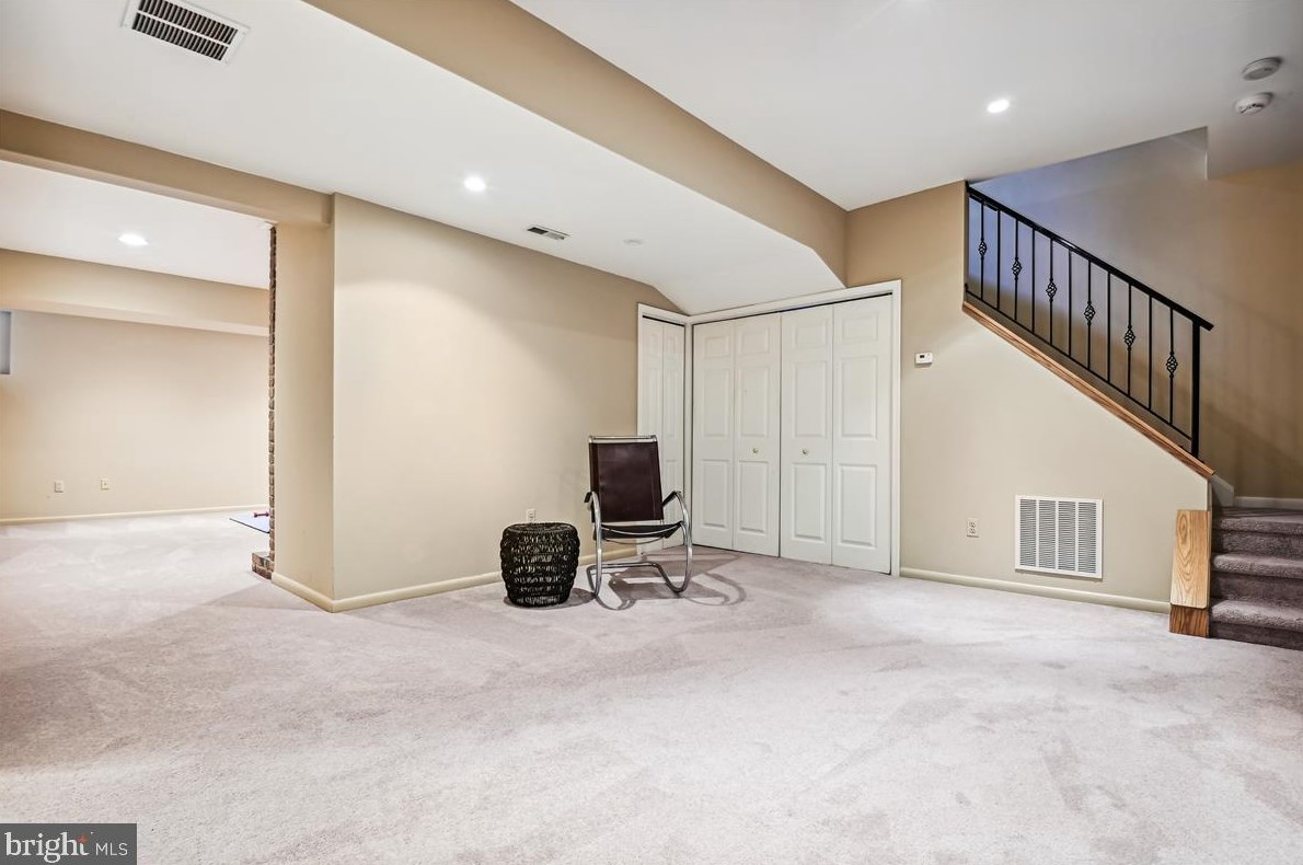 19 Roland Ct, Baltimore MD 21204-3550 exterior