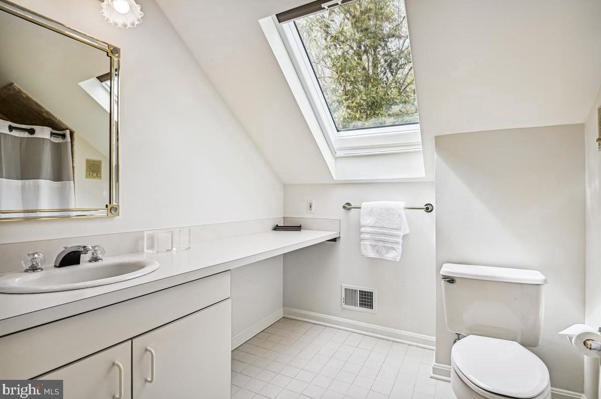 19 Roland Ct, Baltimore MD 21204-3550 exterior