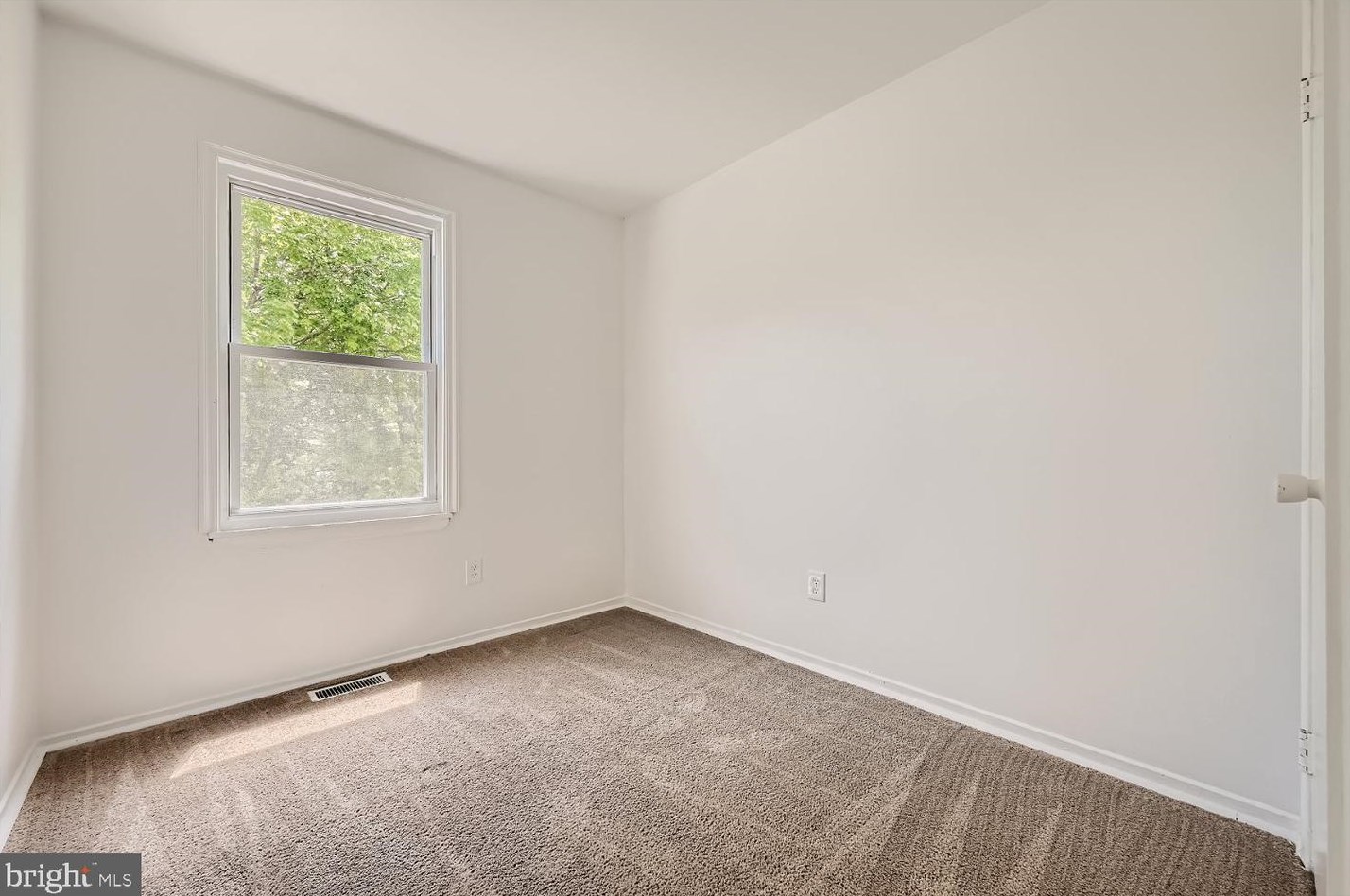 13 Holcumb Ct, Baltimore MD  21220-3642 exterior