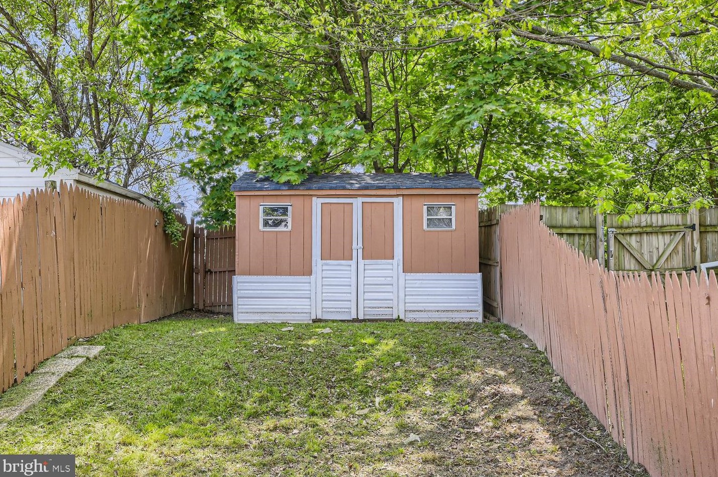 13 Holcumb Ct, Baltimore MD  21220-3642 exterior