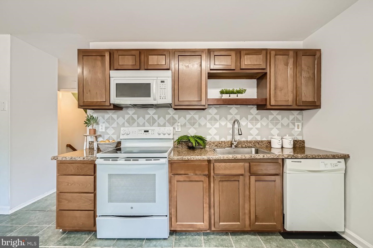13 Holcumb Ct, Baltimore MD  21220-3642 exterior