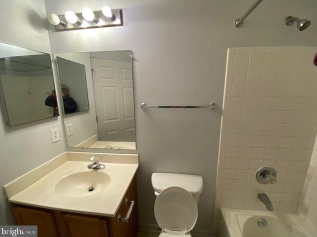 2096 Streamway Ct, Baltimore MD  21207-6084 exterior