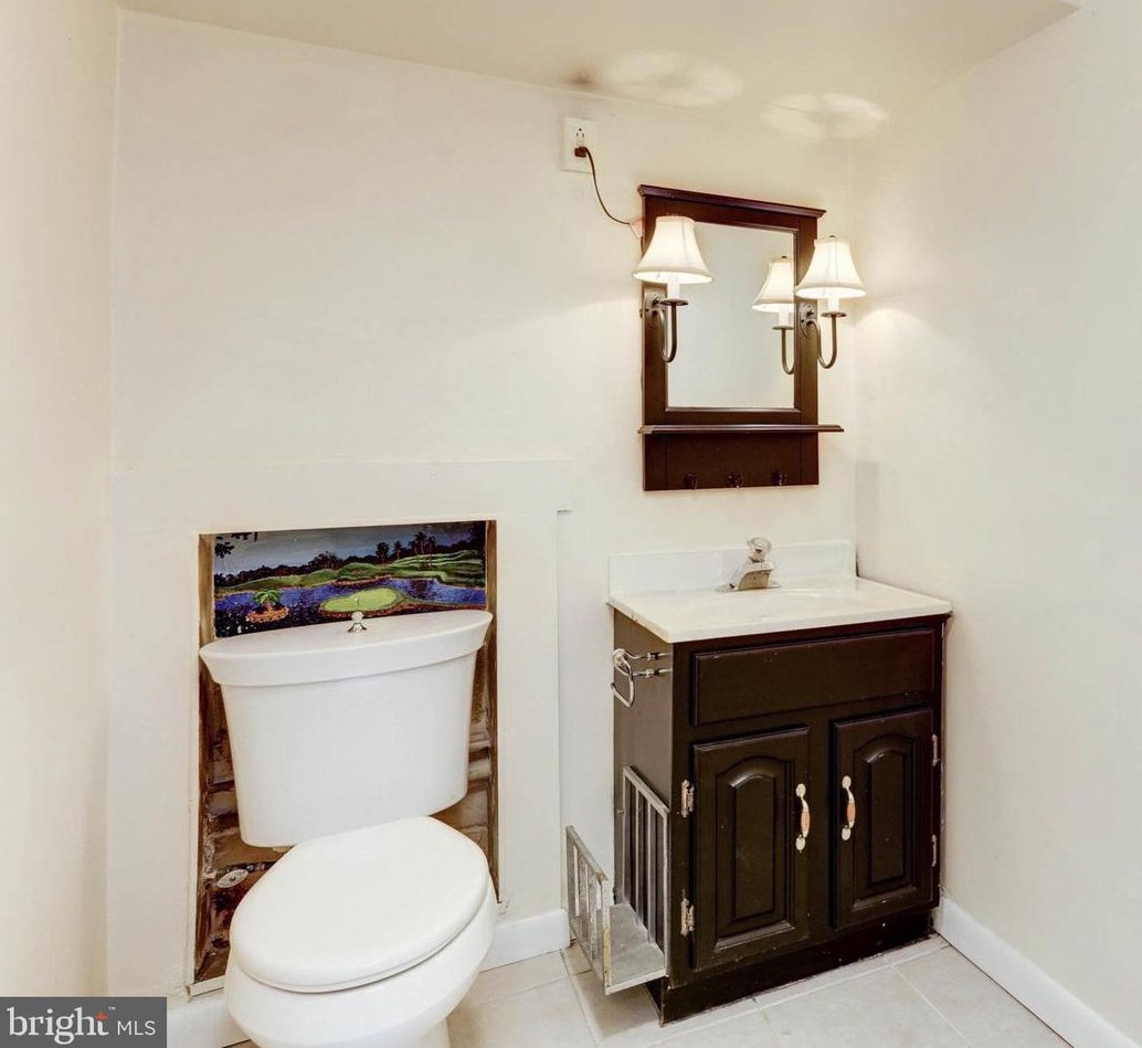 5 Maple Ave, Baltimore MD  21206-1108 exterior