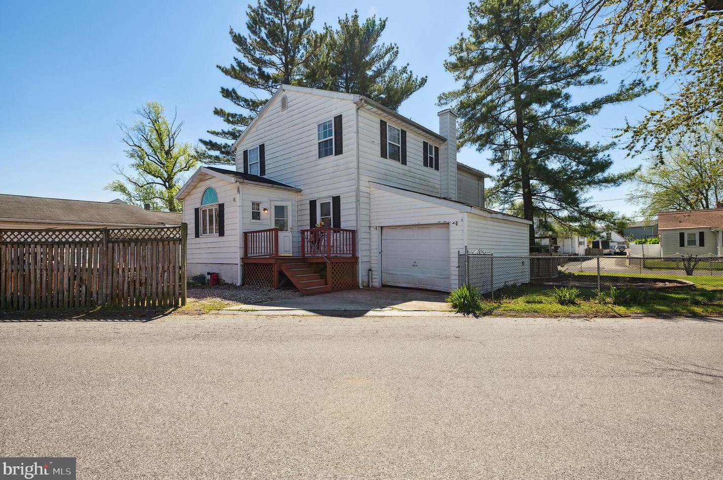 8206 Bear Creek Dr, Baltimore, MD 21222-4804