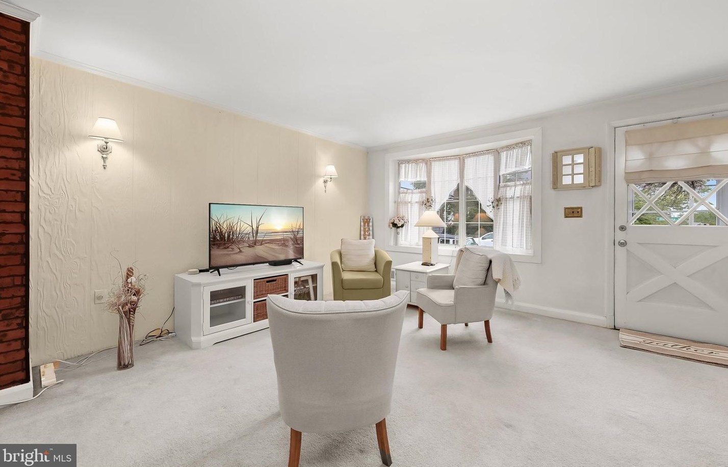 210 Blakeney Rd, Baltimore, MD 21228-3520