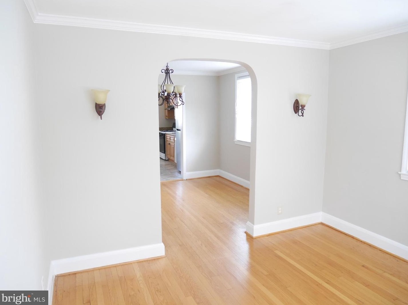 7710 Queen Anne Dr, Baltimore, MD 21234-6218