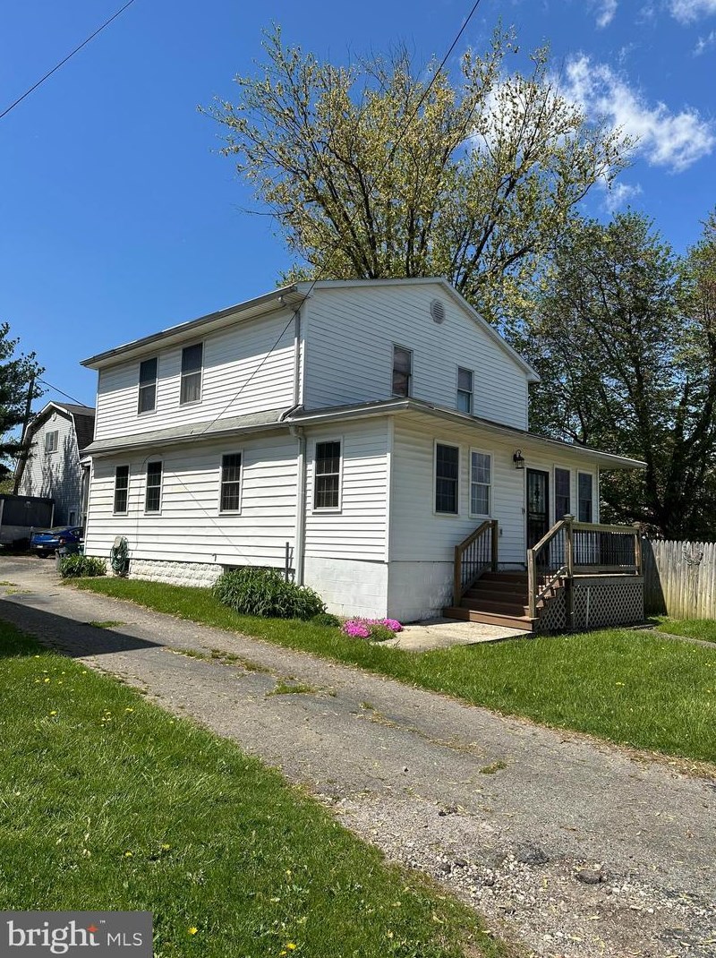 6805 Golden Ring Rd, Baltimore, MD 21237-2104