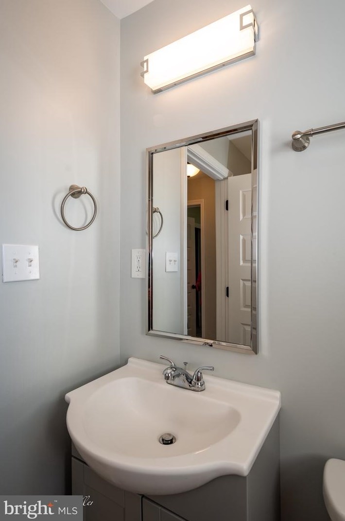 947 Kinwat Ave, Baltimore MD  21221-5219 exterior