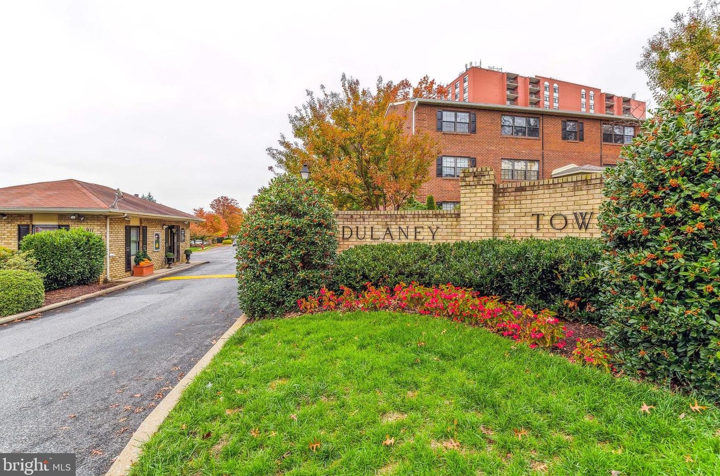 8 Choate Ct, Baltimore, MD 21204-2726