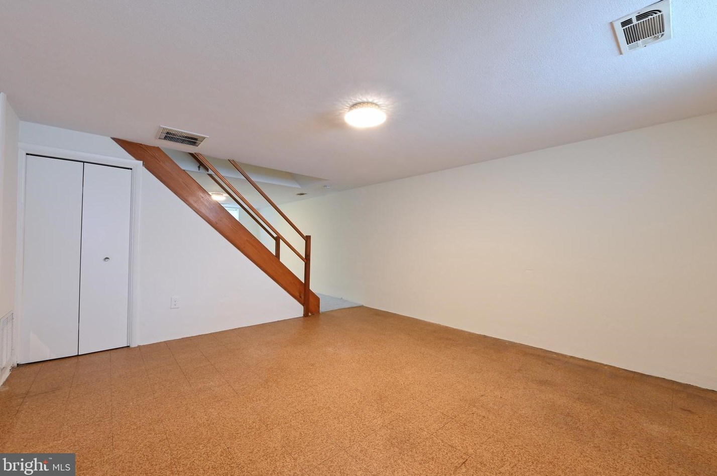 968 Circle Dr, Baltimore MD  21227-2322 exterior