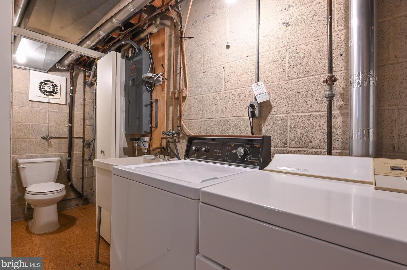 968 Circle Dr, Baltimore MD  21227-2322 exterior