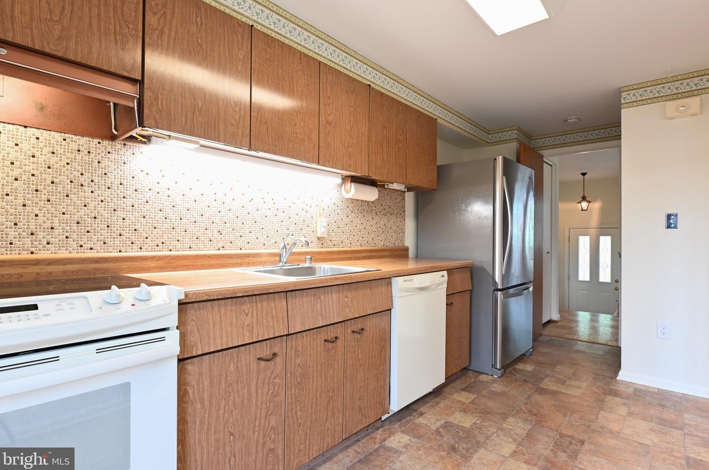 968 Circle Dr, Baltimore MD  21227-2322 exterior