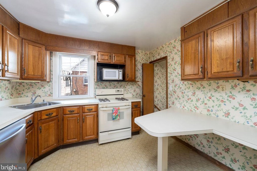 221 Elinor Ave, Baltimore MD  21236-4213 exterior