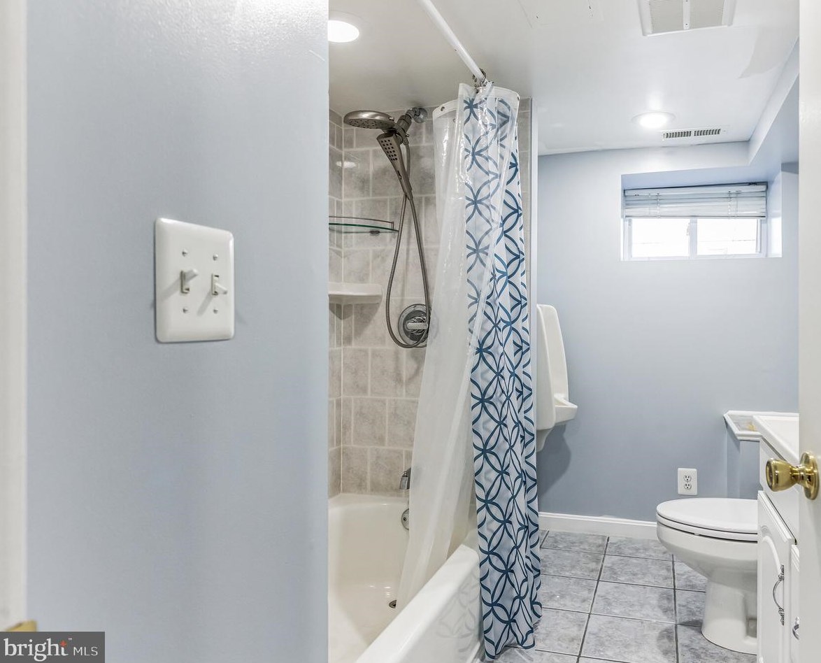 2505 Wendover Rd, Baltimore MD  21234-6221 exterior