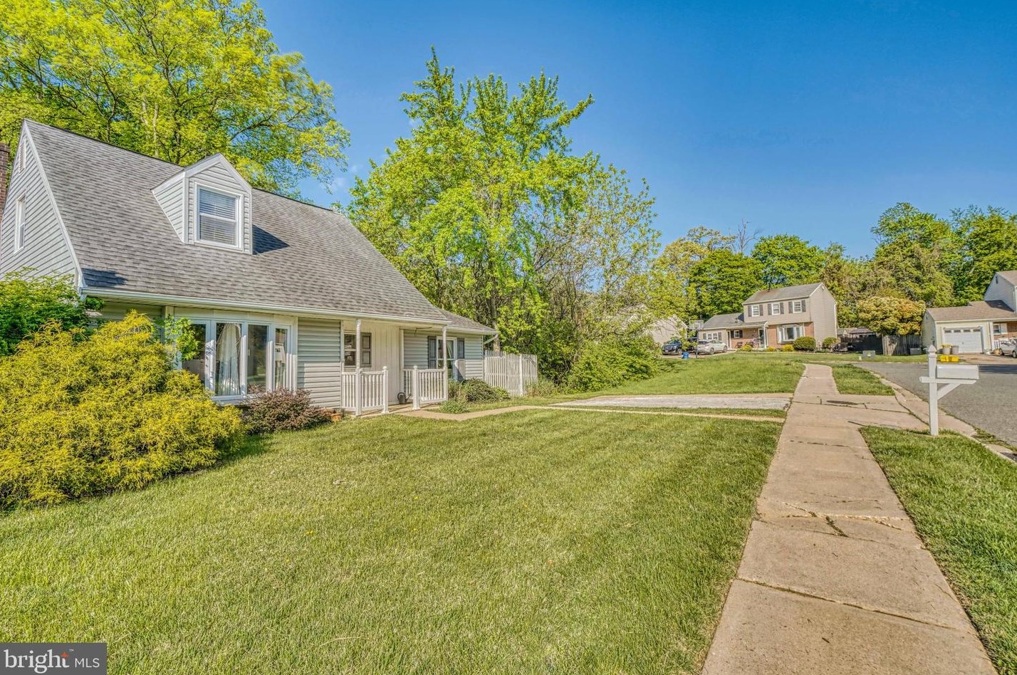 2 Lark Meadow Ct, Baltimore, MD 21236-3918