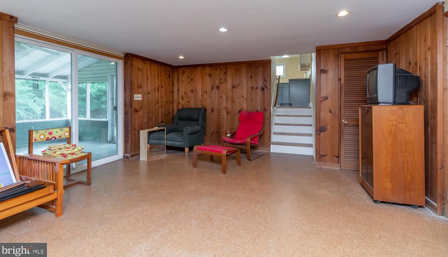 1621 Jeffers Rd, Baltimore MD  21204-1929 exterior