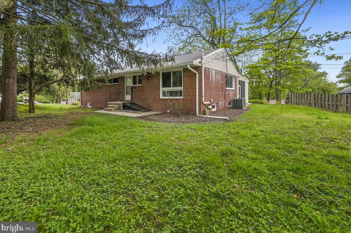 1323 Church Hill Dr, Baltimore MD  21208-3722 exterior
