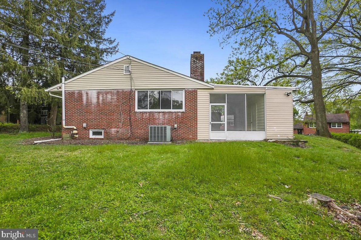 1323 Church Hill Dr, Baltimore MD  21208-3722 exterior