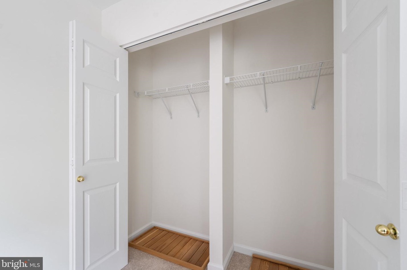 1 Overhill Rd, Baltimore MD  21228-4924 exterior