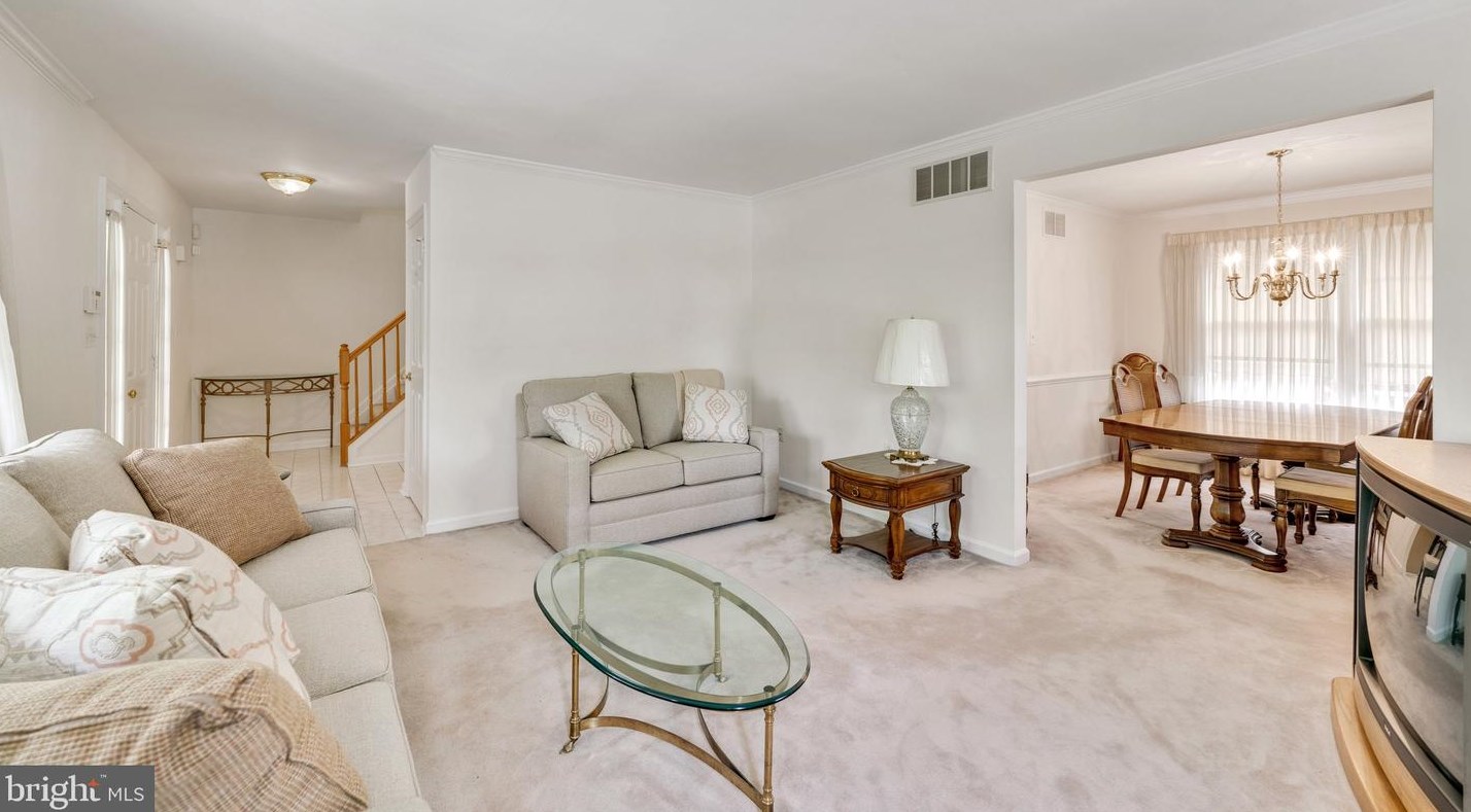 1 Overhill Rd, Baltimore MD  21228-4924 exterior