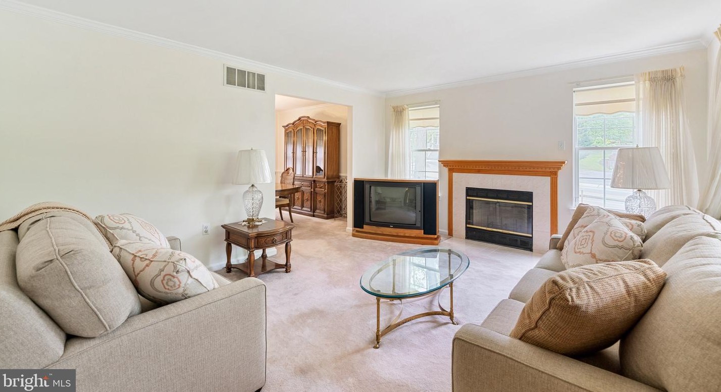 1 Overhill Rd, Baltimore MD  21228-4924 exterior