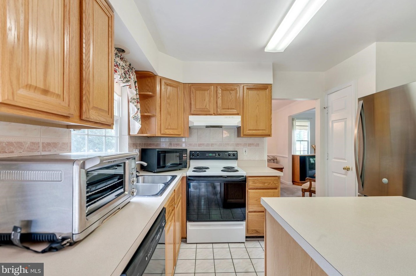 1 Overhill Rd, Baltimore MD  21228-4924 exterior