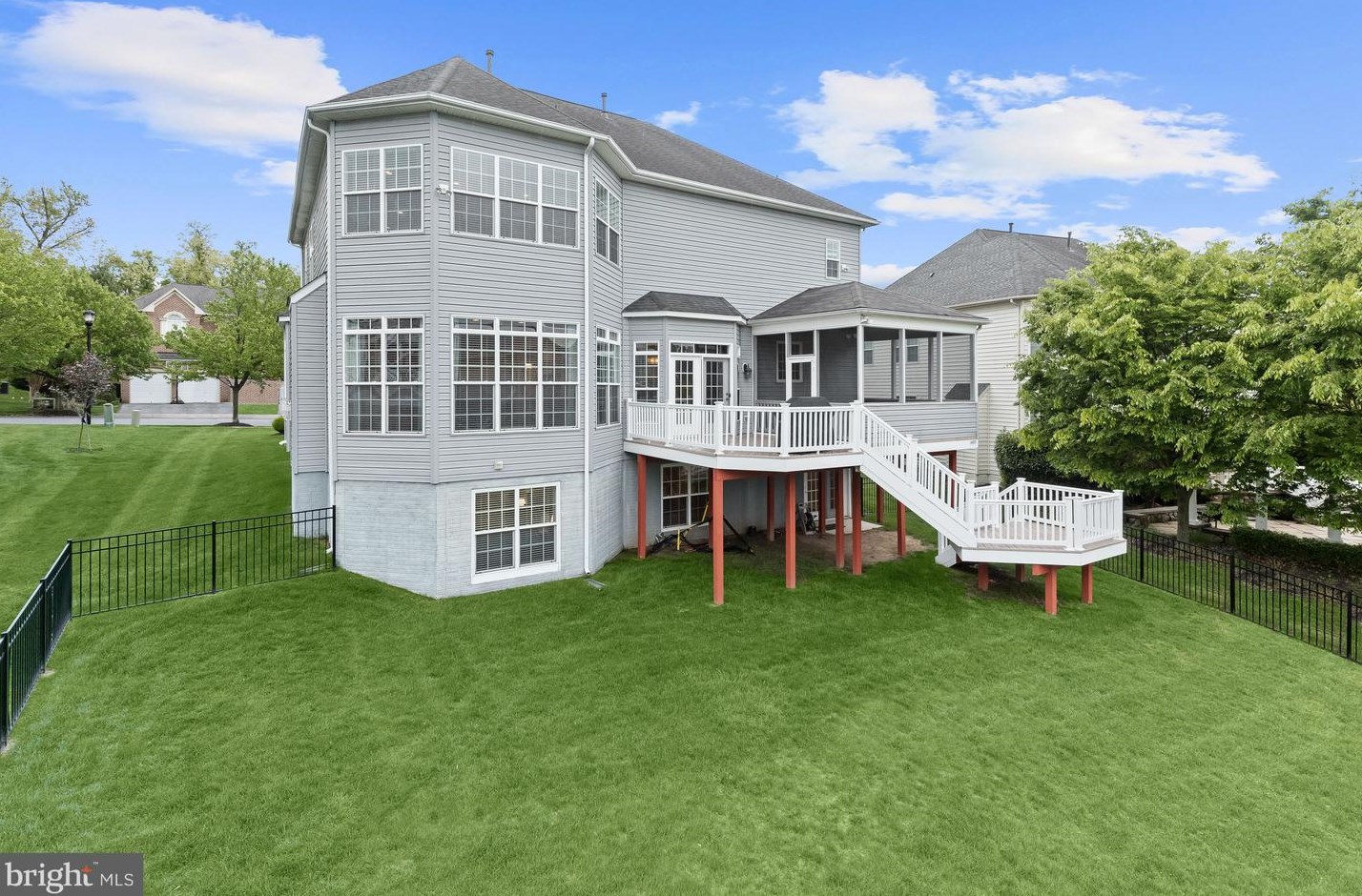 2518 Stone Cliff Dr, Baltimore MD  21209-3733 exterior