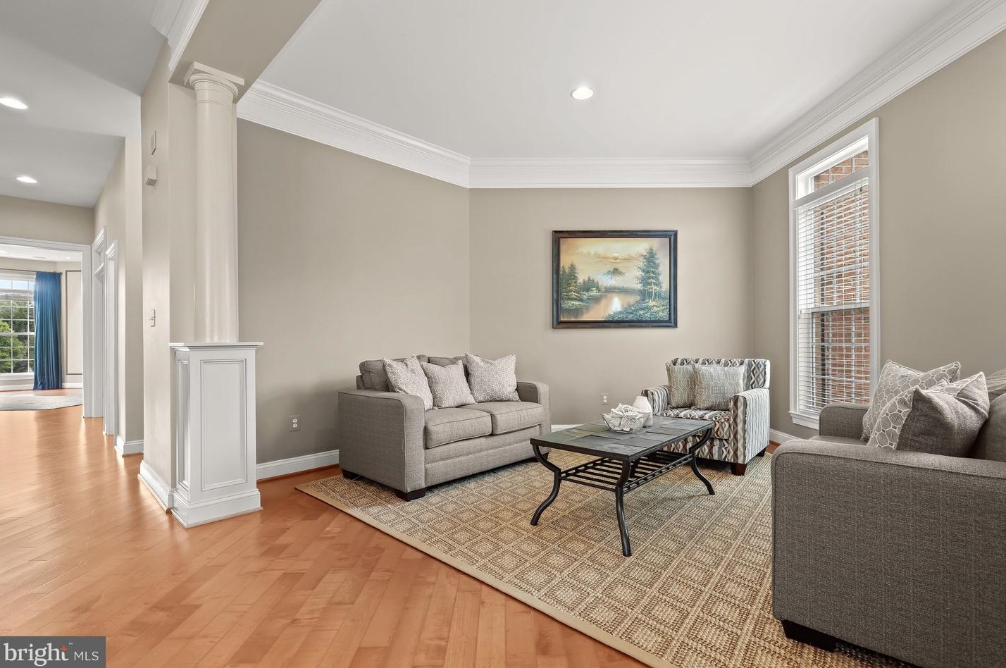 2518 Stone Cliff Dr, Baltimore MD  21209-3733 exterior