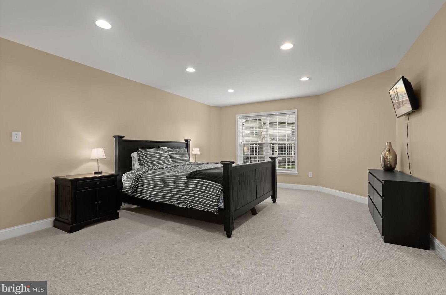 2518 Stone Cliff Dr, Baltimore MD  21209-3733 exterior