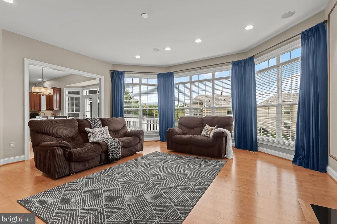2518 Stone Cliff Dr, Baltimore MD  21209-3733 exterior