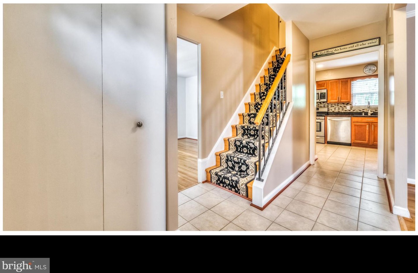 9 Hunting Creek Ct, Baltimore MD  21228-2636 exterior