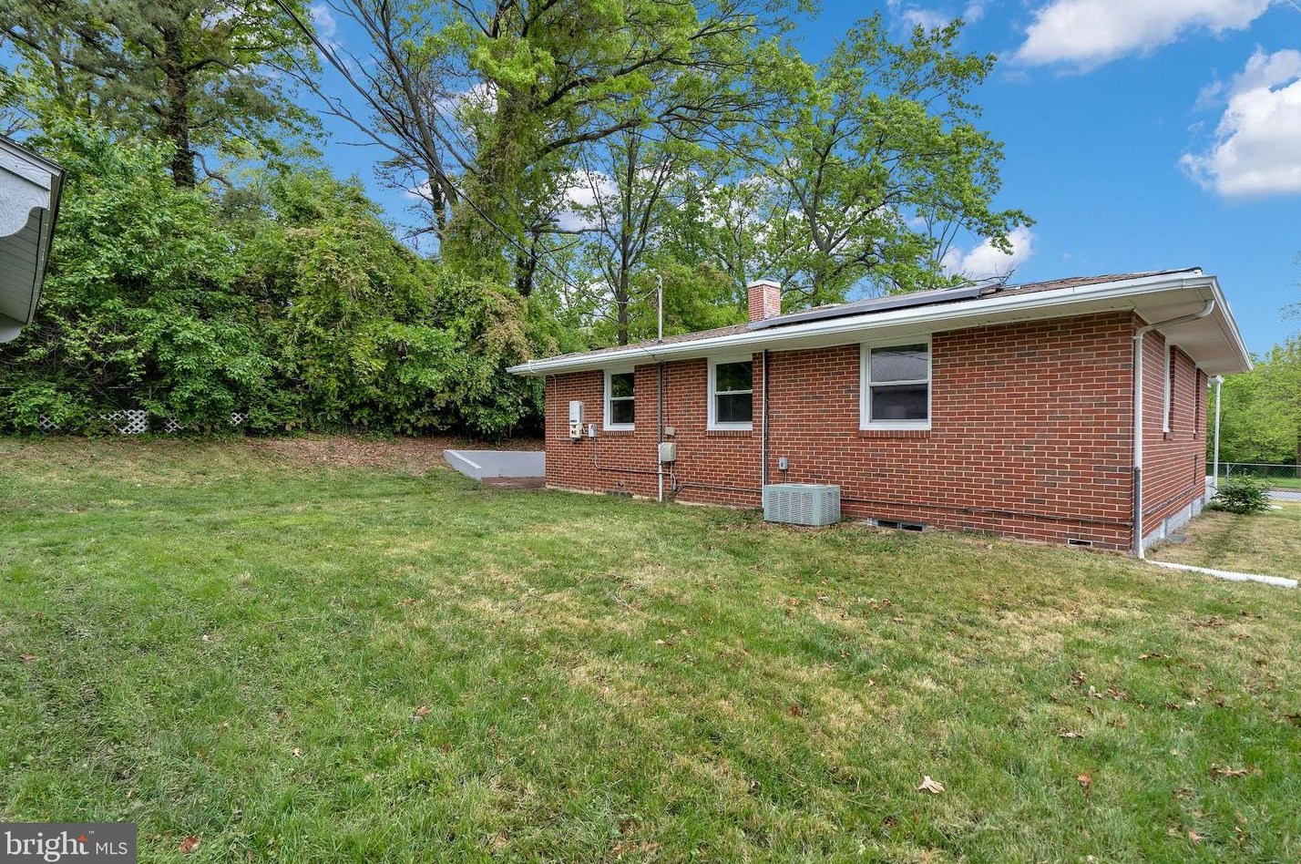 307 Essex Ave, Baltimore MD  21221-4710 exterior