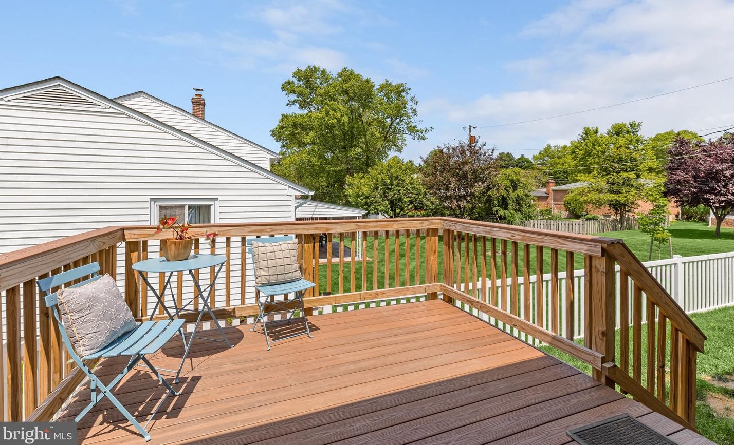 1920 Drummond Rd, Baltimore MD  21228-4206 exterior