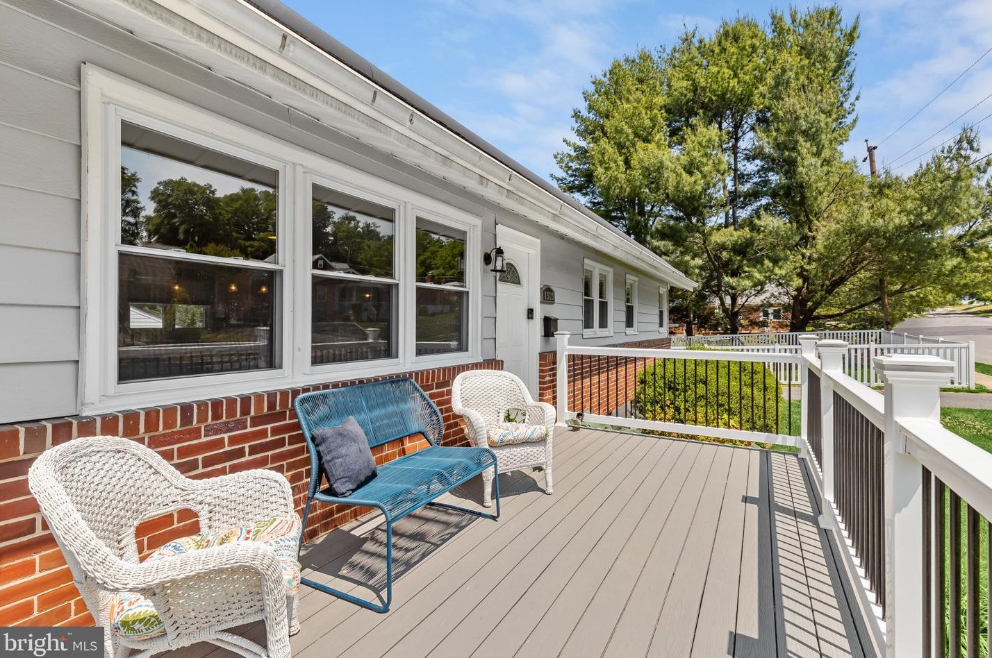 1920 Drummond Rd, Baltimore MD  21228-4206 exterior