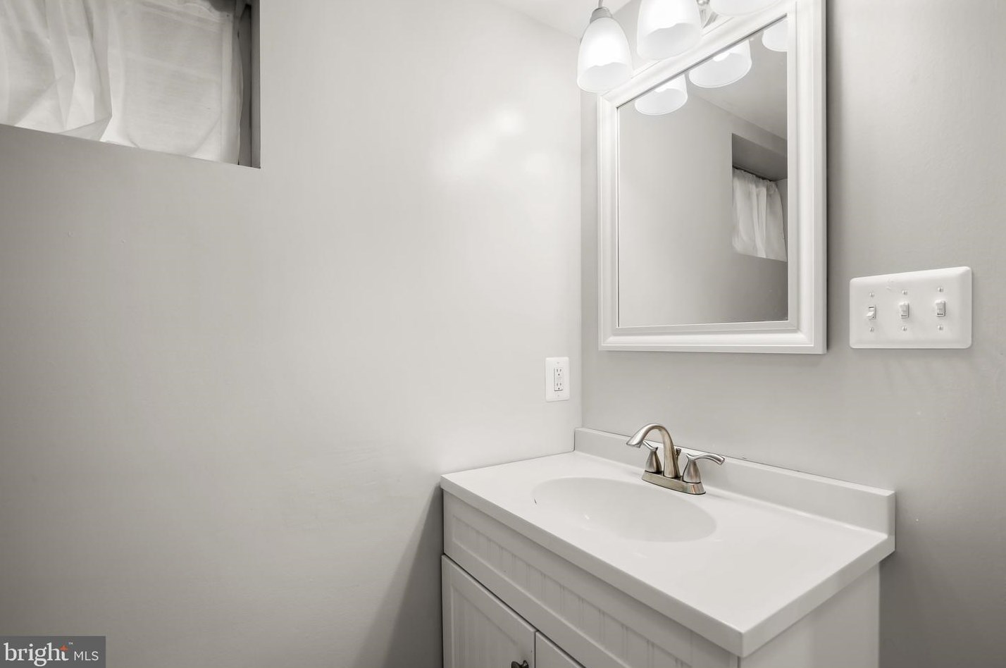 1920 Drummond Rd, Baltimore MD  21228-4206 exterior